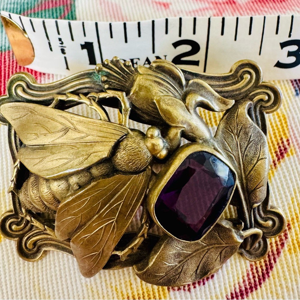 Stunning Victorian Bee large sash pin, purple cabochon WOW ! - Picture 7 of 9